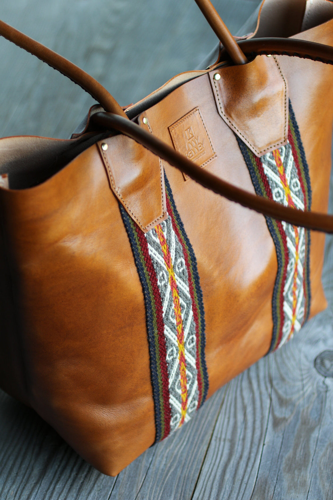 The Loraypo Peru Tote in Timber